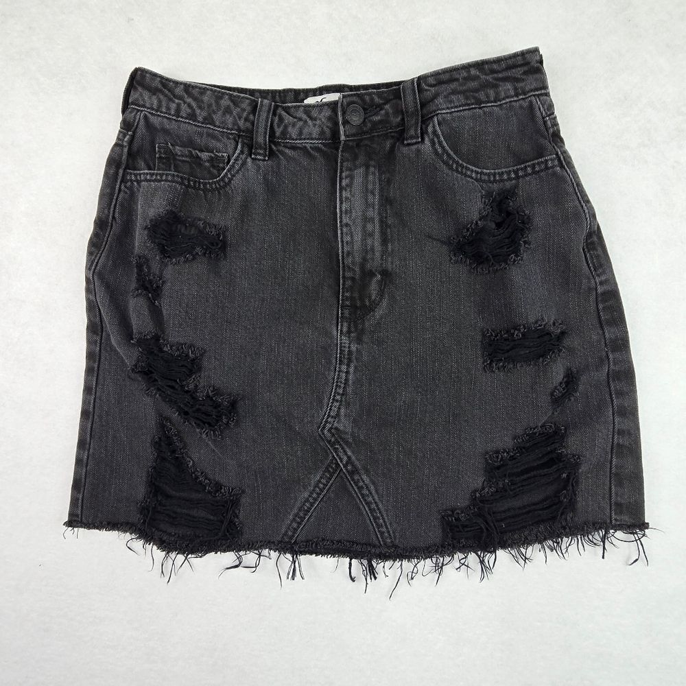 Hollister Black Distressed Ultra High Rise Denim Skirt Size 7